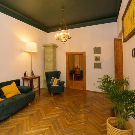 Bohemian, Elegant, Right In The Center *