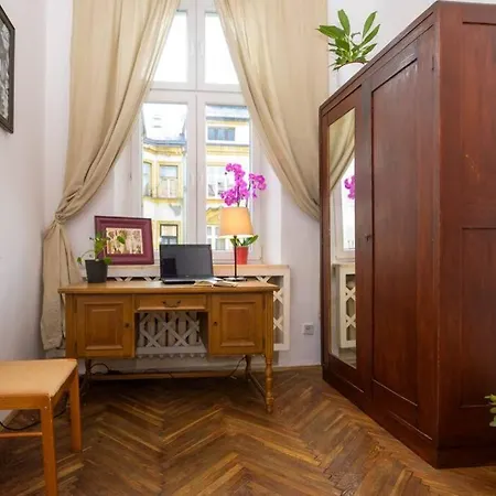 Bohemian, Elegant, Right In The Center * Kraków